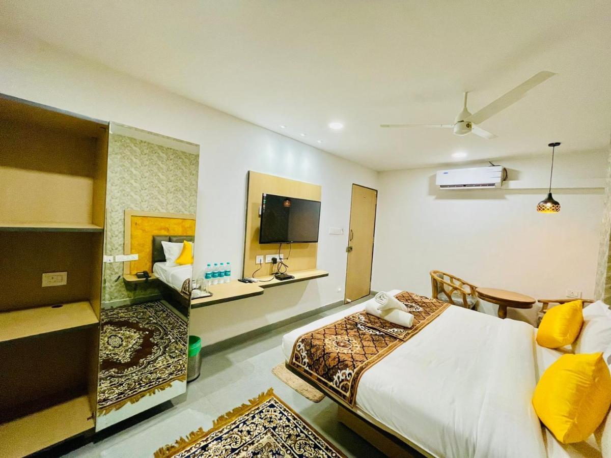 Hotel Lake View Airport Zone Hyderabad Exteriör bild