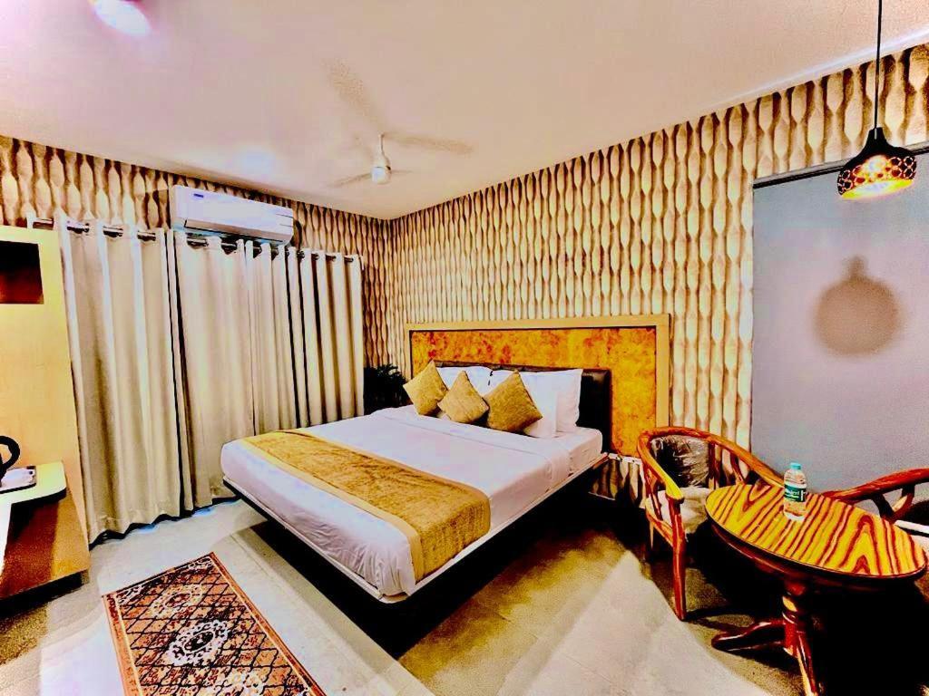 Hotel Lake View Airport Zone Hyderabad Exteriör bild
