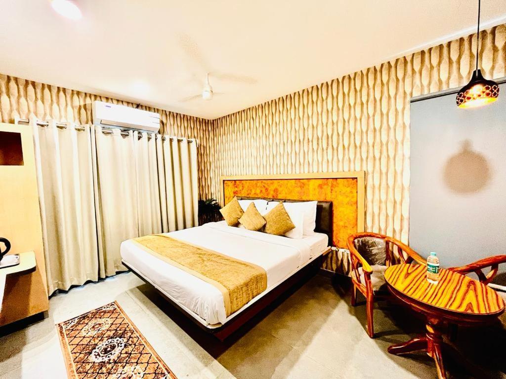 Hotel Lake View Airport Zone Hyderabad Exteriör bild