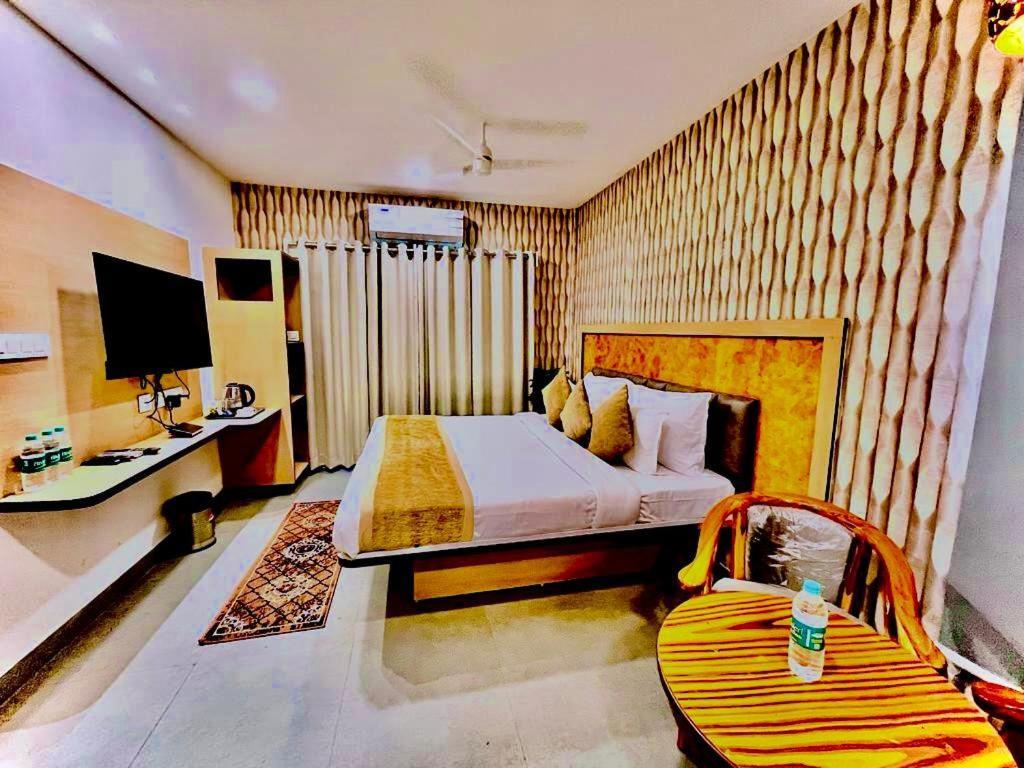 Hotel Lake View Airport Zone Hyderabad Exteriör bild