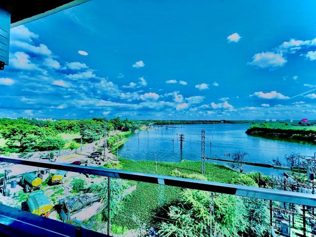 Hotel Lake View Airport Zone Hyderabad Exteriör bild