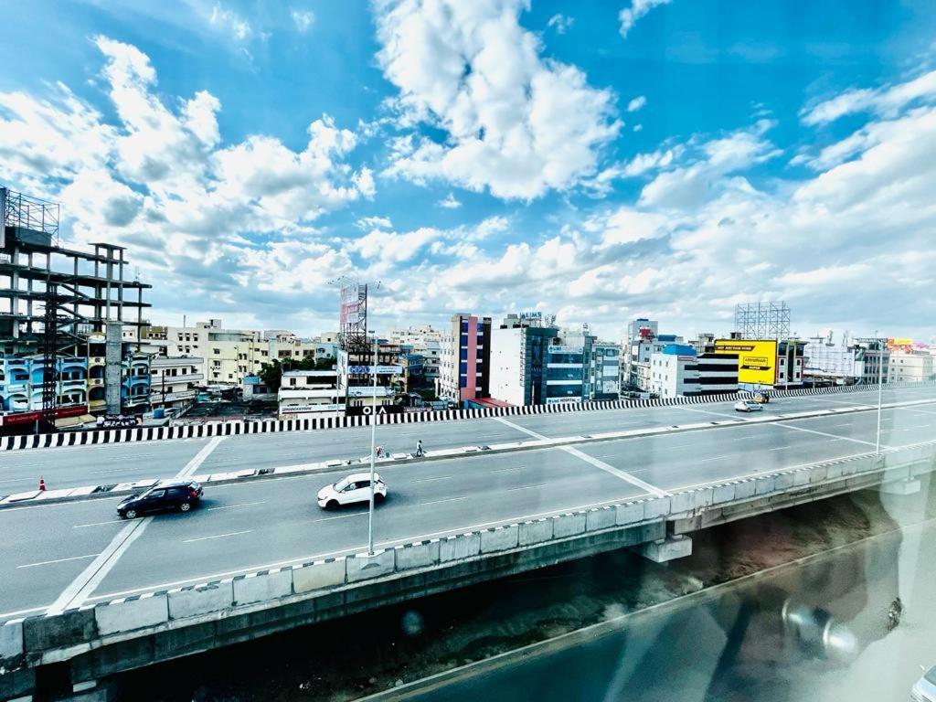 Hotel Lake View Airport Zone Hyderabad Exteriör bild
