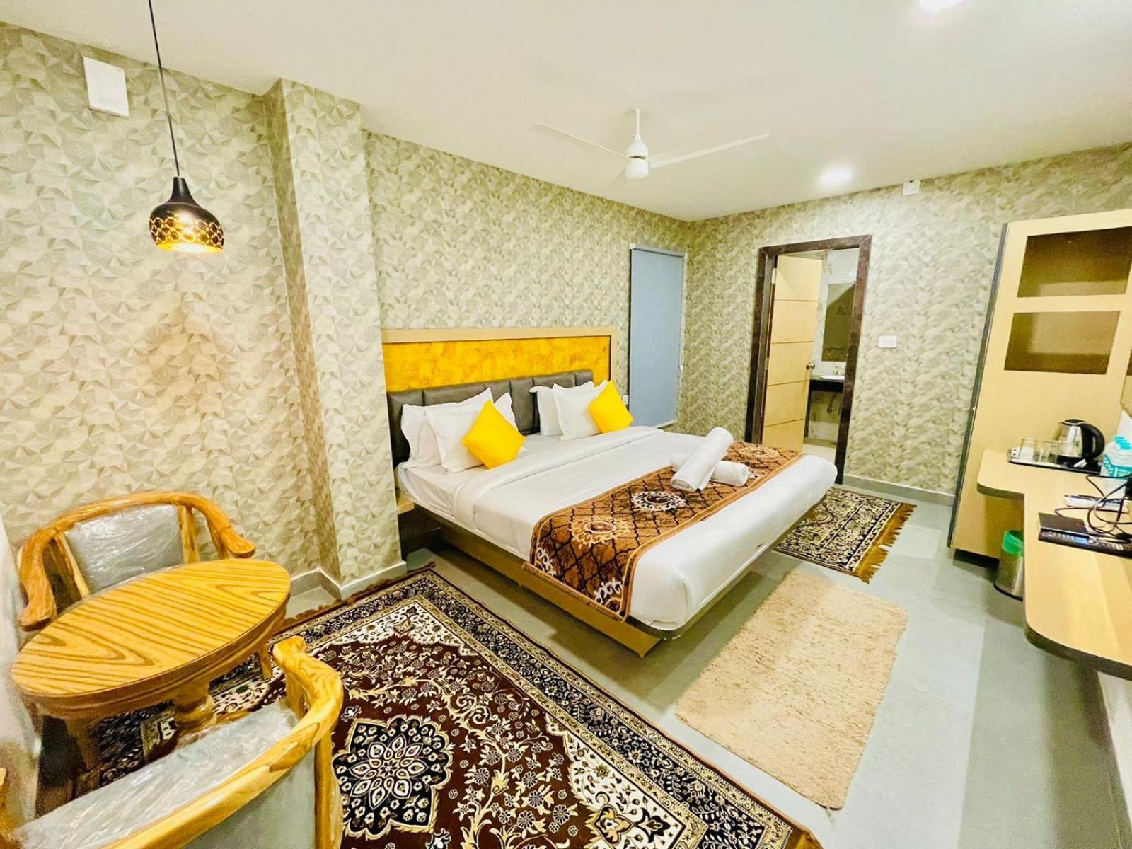 Hotel Lake View Airport Zone Hyderabad Exteriör bild