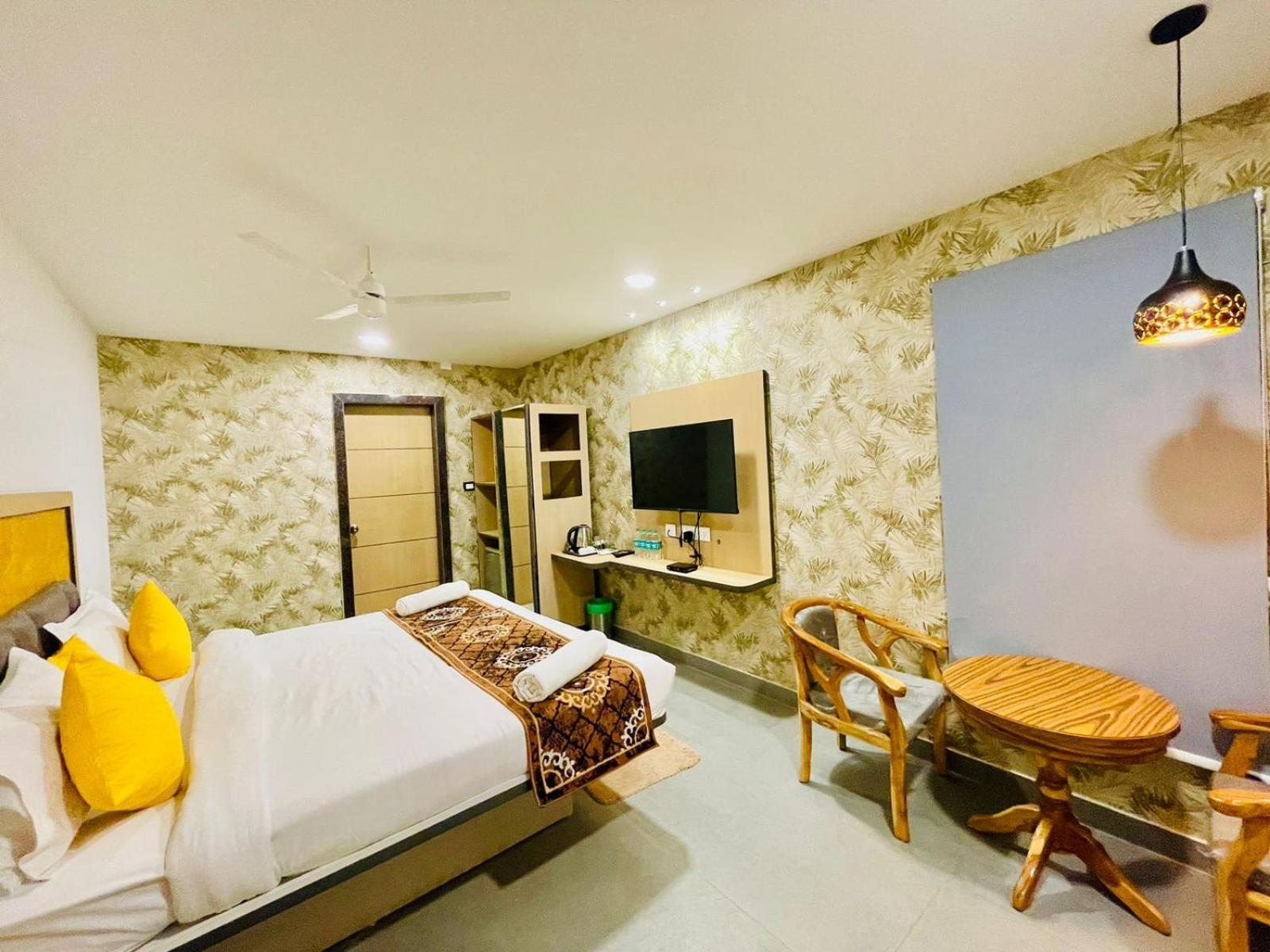 Hotel Lake View Airport Zone Hyderabad Exteriör bild