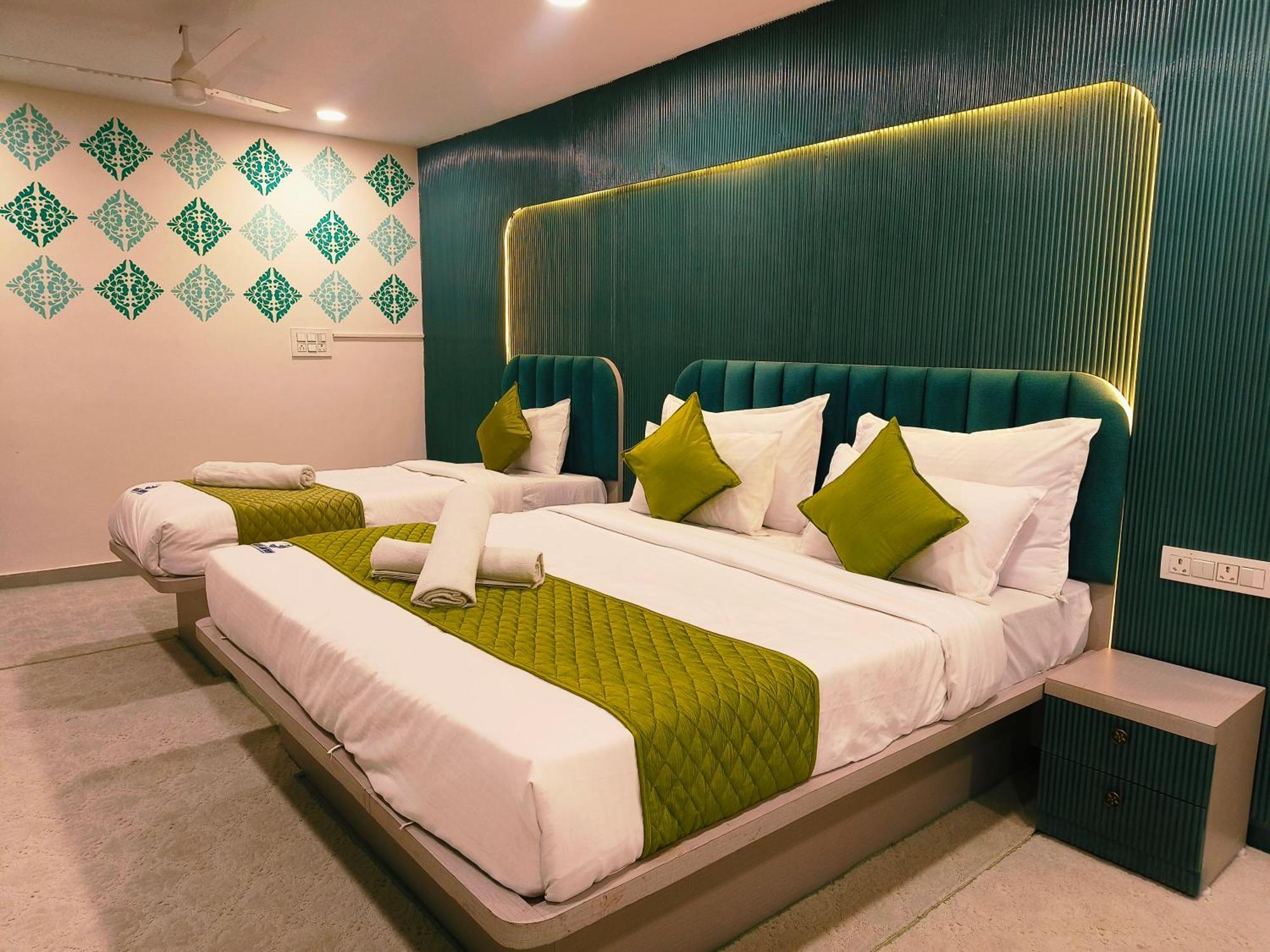 Hotel Lake View Airport Zone Hyderabad Exteriör bild